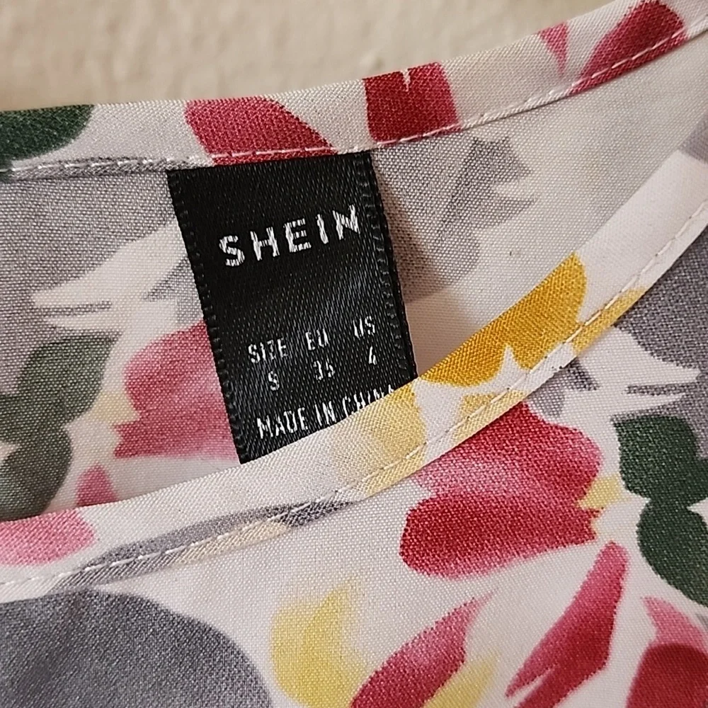 LIKE NEW SHEIN FLORAL DRESS - Picture 3 of 3